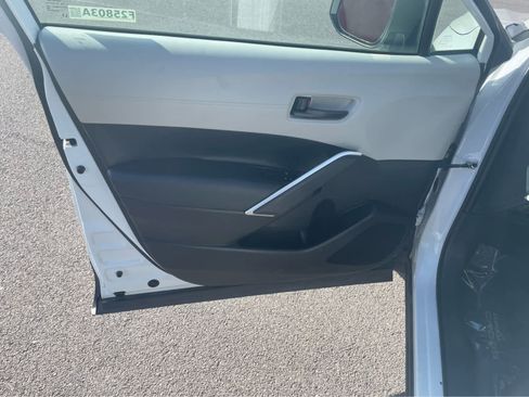 Used 2024 Toyota Corolla Cross L image 11