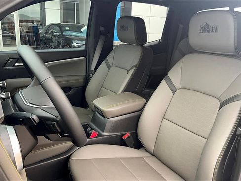 New 2026 Chevrolet Colorado ZR2 w/ ZR2 Bison Edition image 9