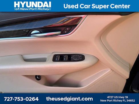 Used 2017 Cadillac XT5 FWD image 10