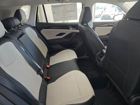 New 2026 Volkswagen Tiguan SE AWD/4WD image 39