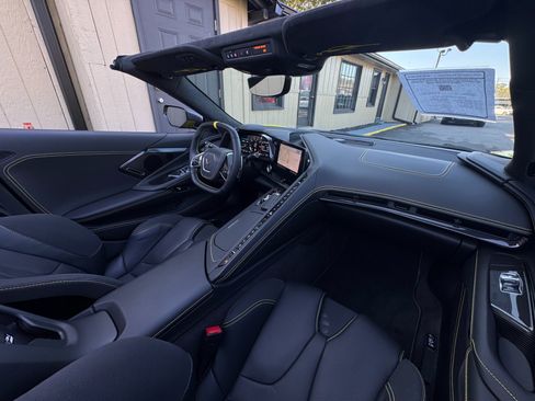 Used 2023 Chevrolet Corvette Stingray Premium Conv RWD image 51