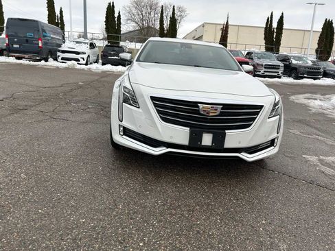 Used 2018 Cadillac CT6 Luxury image 3
