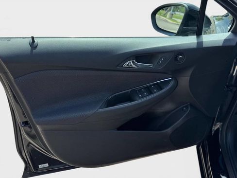 Used 2018 Chevrolet Cruze LT image 10