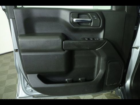 Used 2020 Chevrolet Silverado 1500 Custom Trail Boss w/ Custom Convenience Package image 17