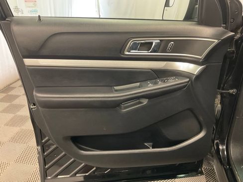 Used 2016 Ford Explorer XLT w/ Equipment Group 202A AWD/4WD image 21