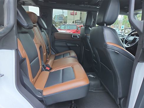 Used 2024 Ford Bronco Outer Banks image 14