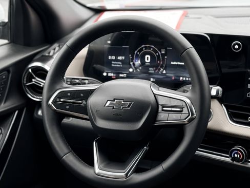 New 2026 Chevrolet Equinox ACTIV w/ Convenience Package III image 16