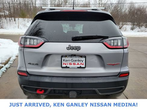 Used 2020 Jeep Cherokee Trailhawk image 4