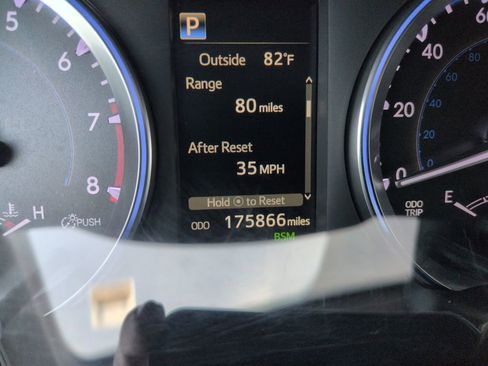 Used 2018 Toyota Highlander XLE AWD/4WD image 16