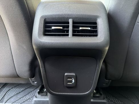 Used 2023 Chevrolet Equinox LT FWD image 36