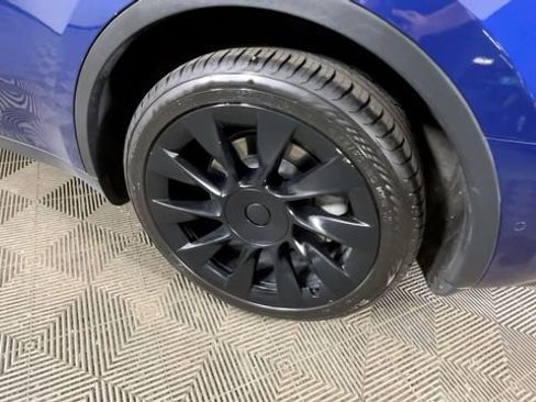Used 2021 Tesla Model Y Long Range AWD/4WD image 20