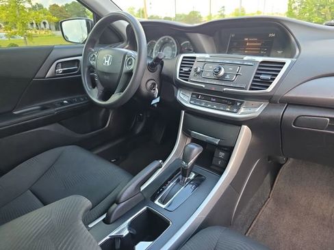 Used 2015 Honda Accord LX image 16