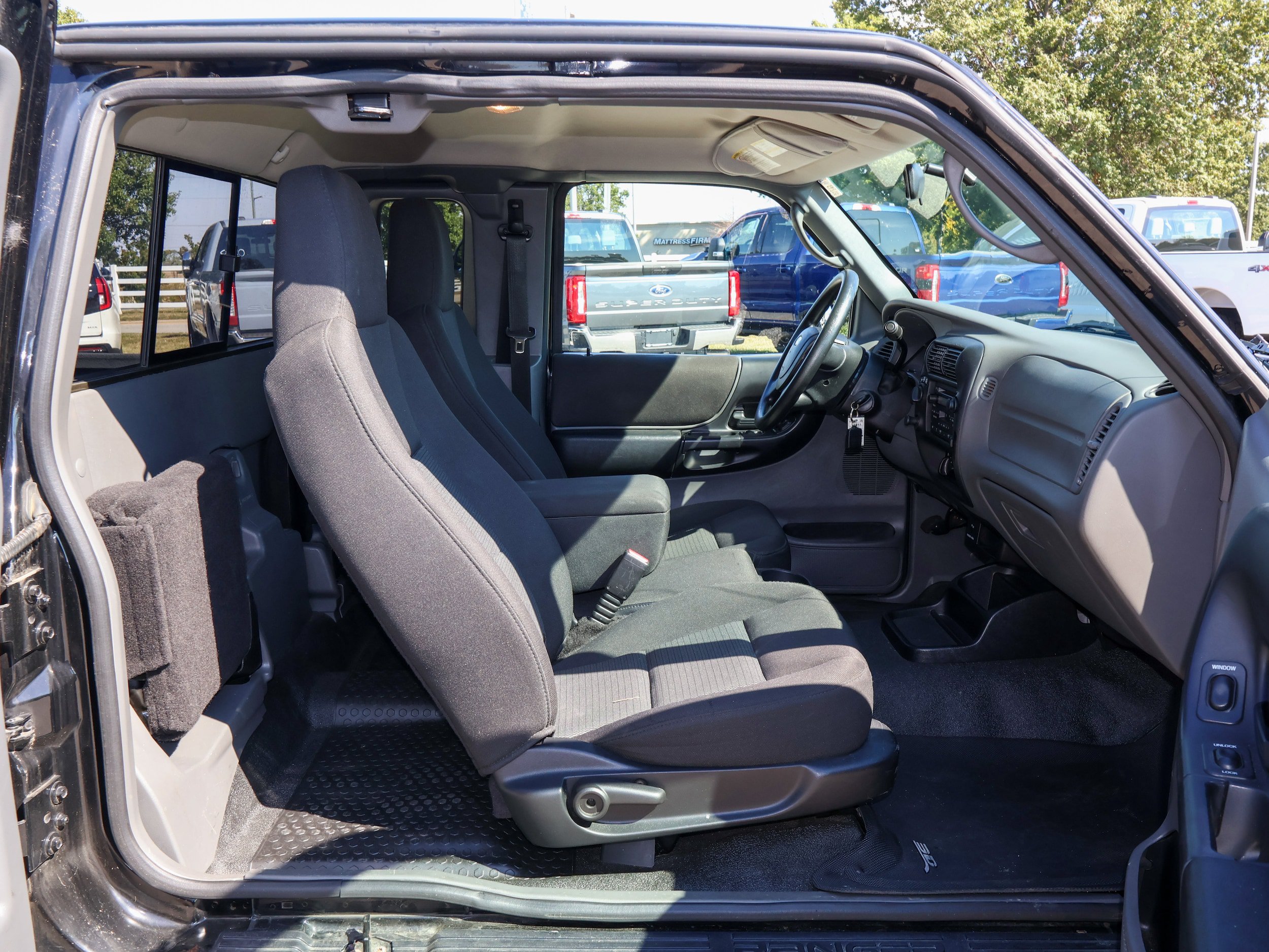 Used 2004 Ford Ranger XLT AWD/4WD image 28