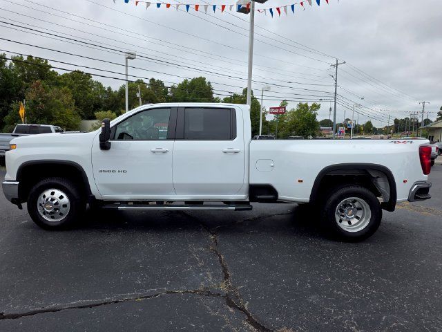 Used 2025 Chevrolet Silverado 3500 LT w/ Safety Package AWD/4WD image 8