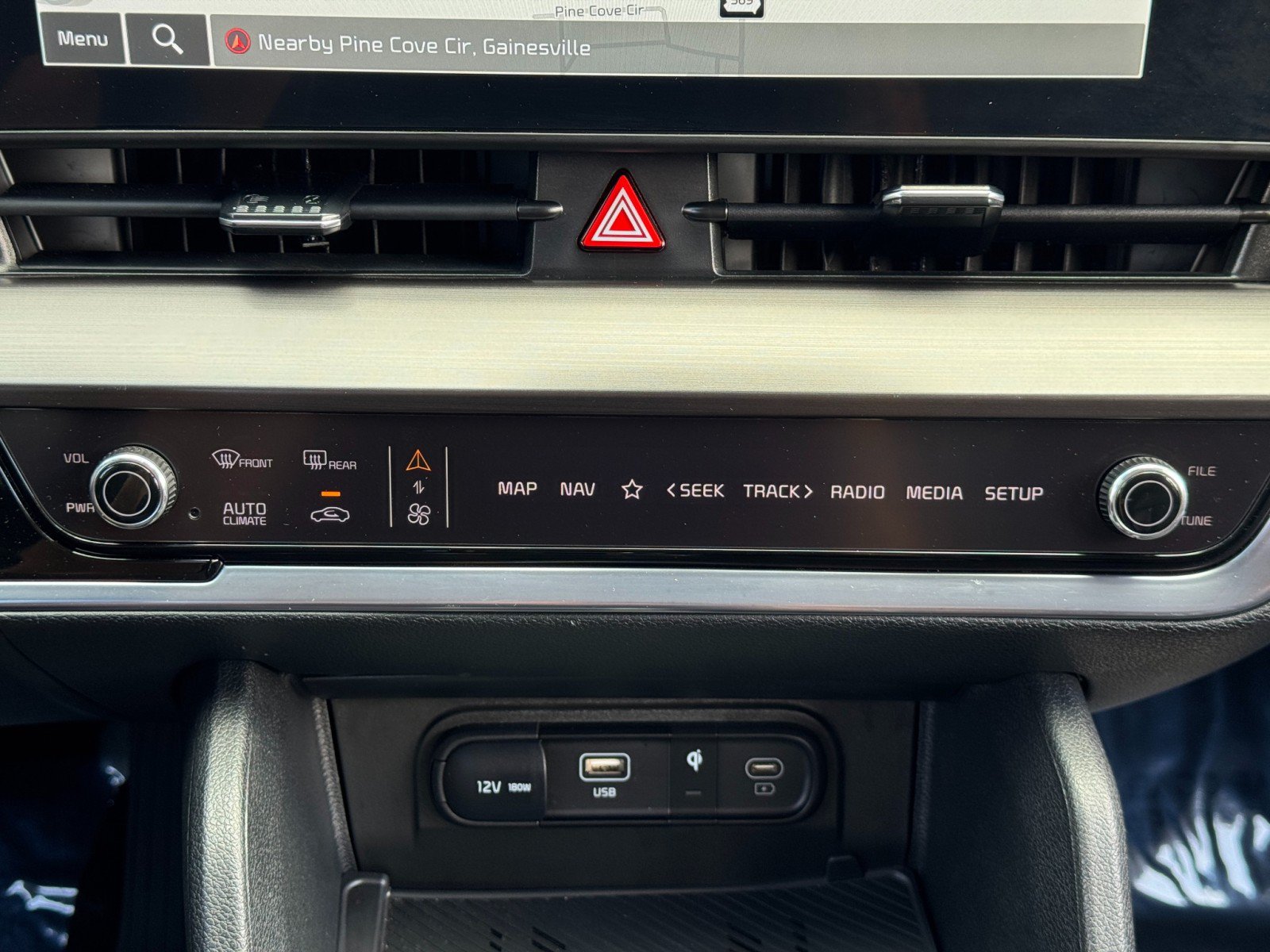 Used 2025 Kia Sportage EX w/ Premium Package FWD image 28