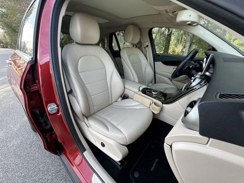 Used 2019 Mercedes-Benz GLC 300 image 29