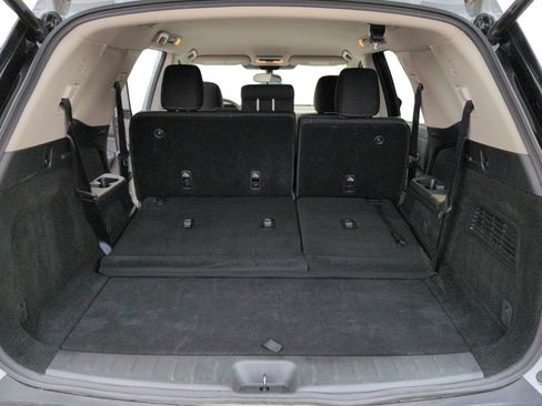 Used 2025 Nissan Pathfinder SV FWD image 27