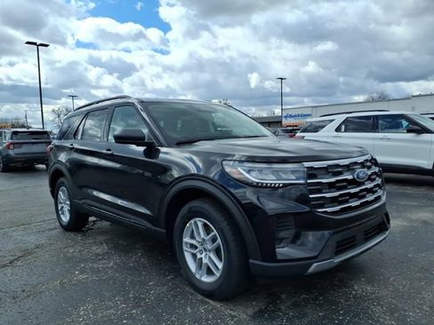Used 2026 Ford Explorer Active AWD/4WD image 3