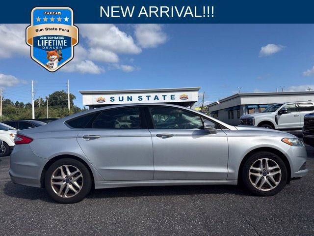 Used 2013 Ford Fusion SE FWD image 1