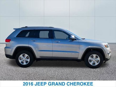Used 2016 Jeep Grand Cherokee Laredo w/ Quick Order Package 23E image 6