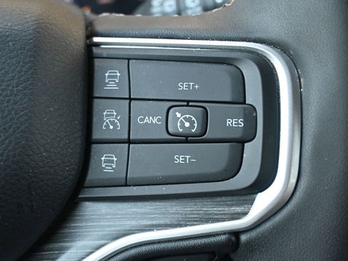 Used 2024 Jeep Wagoneer Series II w/ Flexible Seating Group RWD image 14
