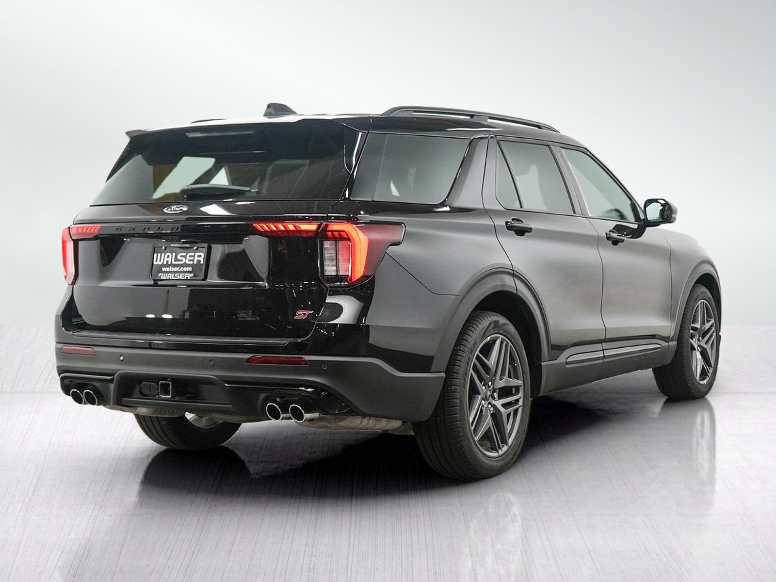 Used 2025 Ford Explorer ST AWD/4WD image 5