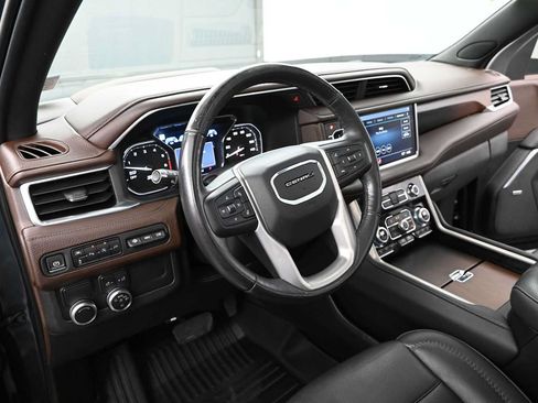 Used 2021 GMC Yukon Denali w/ Denali Premium Package RWD image 10