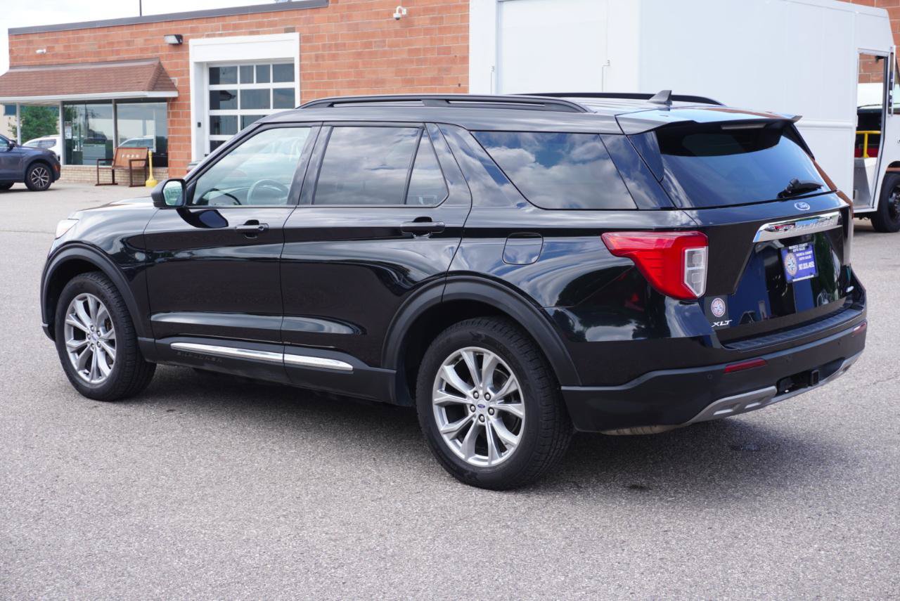 Used 2023 Ford Explorer XLT w/ Equipment Group 202A AWD/4WD image 3