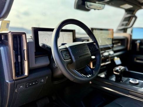 New 2025 GMC Hummer EV 2X AWD/4WD image 10