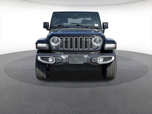 Certified 2025 Jeep Wrangler Unlimited Sahara AWD/4WD image 9