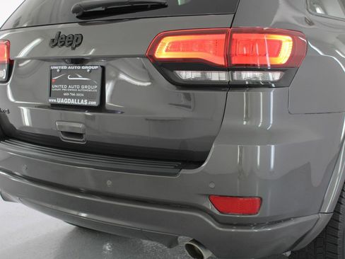 Used 2019 Jeep Grand Cherokee Altitude AWD/4WD image 23