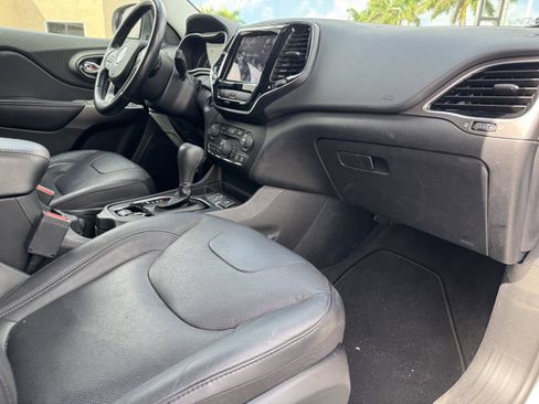 Used 2020 Jeep Cherokee Limited image 13