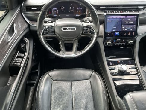 Used 2022 Jeep Grand Cherokee Overland AWD/4WD image 11