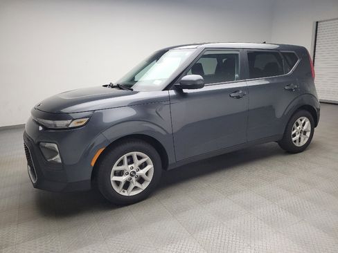 Used 2020 Kia Soul S FWD image 2