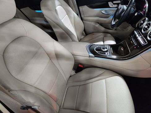 Used 2019 Mercedes-Benz GLC 300 image 31