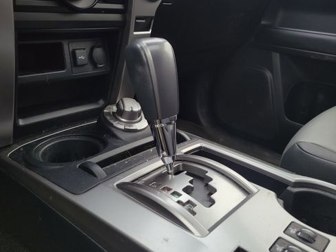 Used 2022 Toyota 4Runner SR5 Premium w/ Moonroof Package image 34