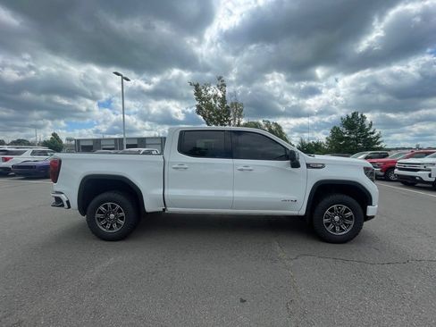 Used 2024 GMC Sierra 1500 AT4 w/ Technology Package AWD/4WD image 8