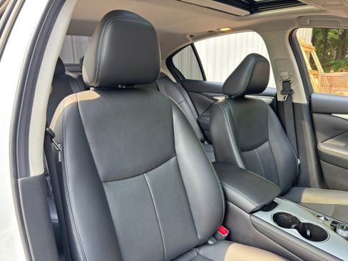 Used 2024 INFINITI Q50 Luxe w/ Cargo Package RWD image 40