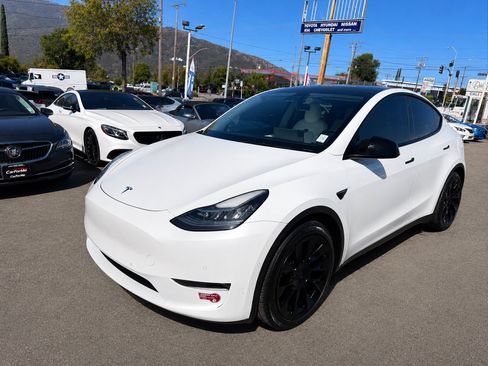 Used 2021 Tesla Model Y Long Range AWD/4WD image 3