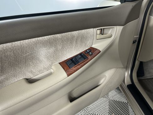 Used 2004 Toyota Corolla LE image 13