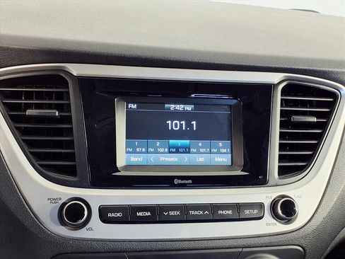 Used 2020 Hyundai Accent SE image 23