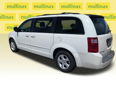 Used 2010 Dodge Grand Caravan Hero w/ Popular Equipment Group FWD image 3