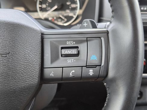 Used 2025 Nissan Rogue SV FWD image 28