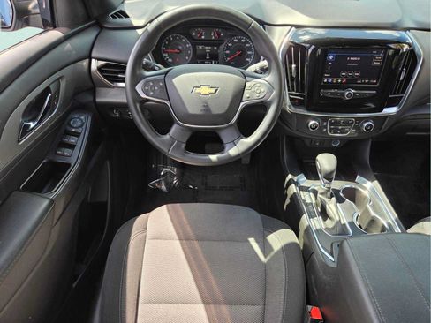 Used 2023 Chevrolet Traverse LT FWD image 11