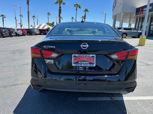 Used 2025 Nissan Altima 2.5 SV FWD image 8