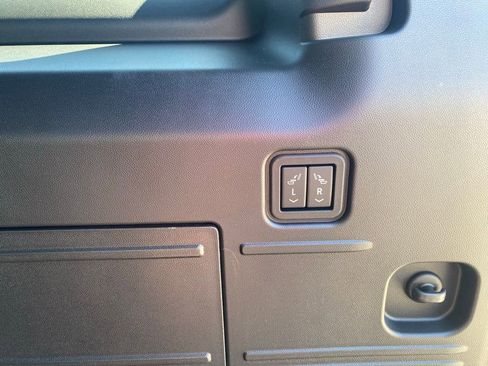 New 2025 GMC Hummer EV 2X w/ LPO, Dark Essentials Package image 29