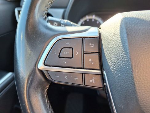 Used 2021 Toyota Highlander LE image 17