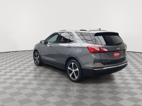 Used 2018 Chevrolet Equinox Premier image 2