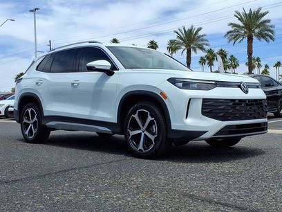 New 2025 Volkswagen Tiguan SE