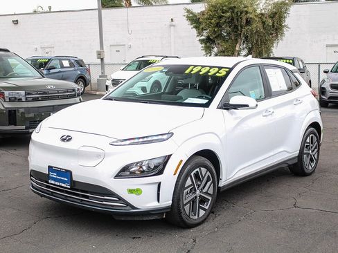Certified 2023 Hyundai Kona SE image 3